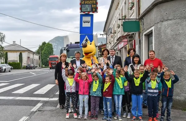 Prikazovalnika hitrosti so se razveselili tudi v Hruševju.