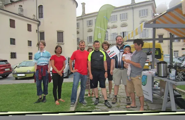 Organizatorji in udeleženci kolesarskega zajtrka na Trgu Brolo 
navijajo, da bi kolesarjenje postalo vsakodnevni način življenja 
Istranov.
