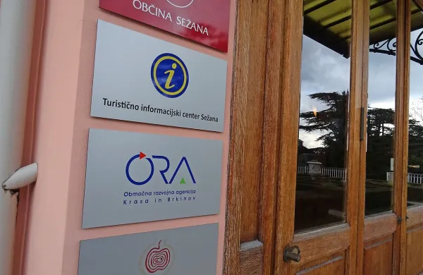 Po Vlasti Sluban v Oro Danijela Kos