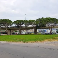 Tudi pod nadvozom pri Slavčku bo treba plačati parkirnino. 