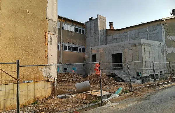Podjetje As-Primus bi moralo do konca maja končati dela. 