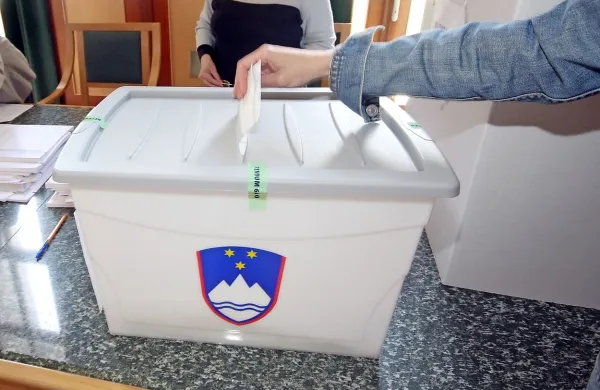 Do 16. ure volilna udeležba 34,32-odstotna