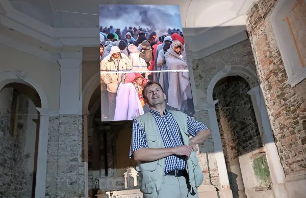 Borut Krajnc je v piranski cerkvi Marije Zdravja na ogled postavil fotografijo,  posneto na mejnem prehodu Rigonce.