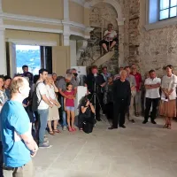 Begunci v zavetju cerkve na piranski Punti