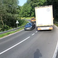 Je treba umreti, da popravijo nevaren ovinek?