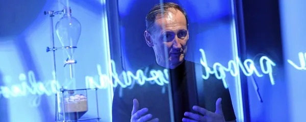 Jurij Krpan s programom v Kapelici nenehno odgovarja na dileme, 
ki so žive in usmerjene v prihodnost.