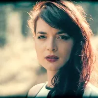 Letošnji Primorski poletni festival bo ponudil bogat glasbeni 
program, med drugim tudi koncert pevke Eline Duni.   