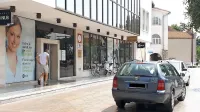 Ljubljanski kriminalisti so bili včeraj tudi v koprski poslovalnici  
NLB.