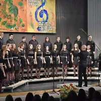 Mešani mladinski zbor SCVG Emil Komel pod taktirko Davida Bandlja žanje uspehe.   