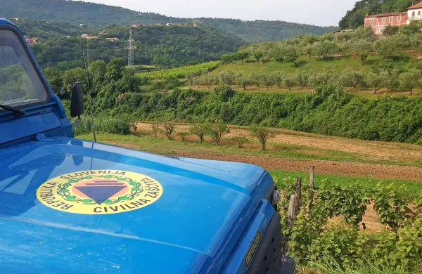 Sredi šalarskih teras je včeraj zjutraj odjeknila eksplozija.