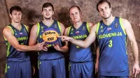 Tretji na svetu (z leve): Simon Finžgar, Anže Srebovt,  Gašper Ovnik 
in Edin Kavgić.