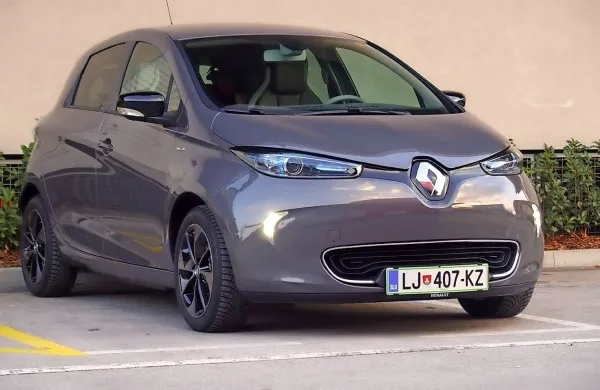 Zoe je z najnovejšo baterijo najbolj konkretna konkurenca izpušnim plinom.