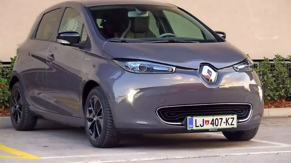 Zoe je z najnovejšo baterijo najbolj konkretna konkurenca izpušnim plinom.