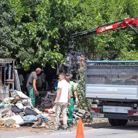 Tovornjak  Marjetice je moral včeraj poln odpadkov  opraviti kar 
nekaj voženj do zbirnega centra. 