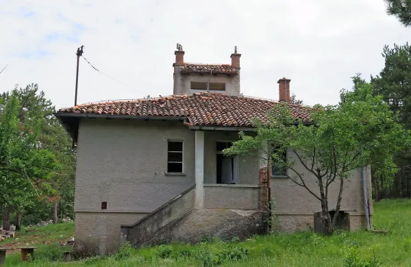 Novi lastnik stranice pri  Brjah bi rad spremenil namembnost 
zemljišča okoli nje.