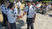 Mitja Palčič (desno) bo prejel zlati znak policije zaradi svojih prizadevanj in predlogov  za večjo 
varnost na avtocestah.