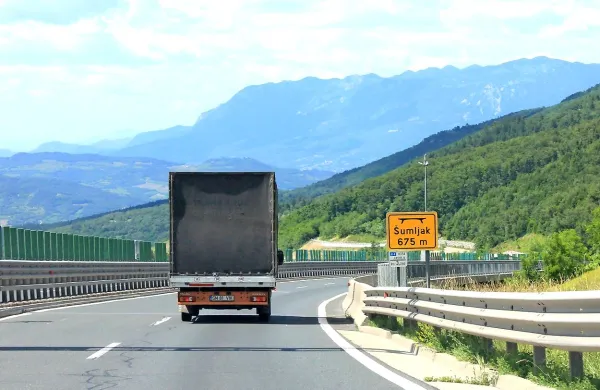 Dars  z javnim naročilom išče izvajalca vzdrževalnih del na petih 
viaduktih čez Rebrnice.