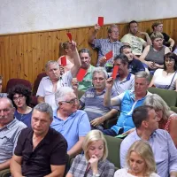 Delitev KS Črni Kal: samo zdrahe ali resne težave?