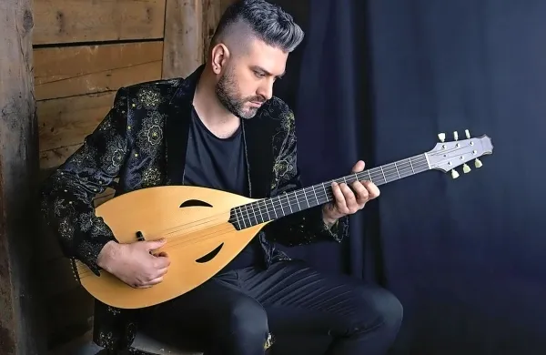 Drevi bo pred vilo Vipolže nastopil Damir Imamović ... 