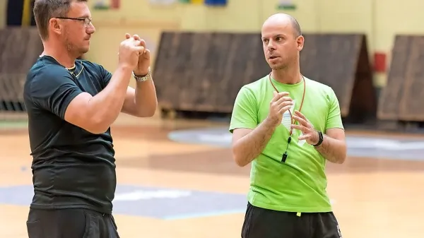 Koprski trenerski dvojec v Velenju:  glavni trener Zoran Jovičić (levo) in pomočnik Vanja Kralj.