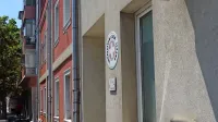 V ZD Sežana iščejo zdravnika na urgenci, zdravnika splošne medicine 
v Hrpeljah,  in ginekologa, soočajo se tudi s prostorsko stisko. 