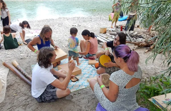 Festivalsko poletje se pričenja sredi tega tedna z festivalom Sajeta, ki ima najdaljšo tradicijo.