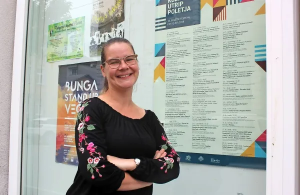 Katja Jordan poudarja, da je pomembna tudi kulturna vzgoja 
občinstva, ne le ugajanje okusom.