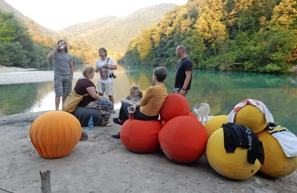 Sajeta povezuje kreativnost in sproščenost.