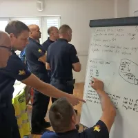 Ob večjih nesrečah je usklajeno  in učinkovito vodenje ekip na 
terenu ključnega pomena.