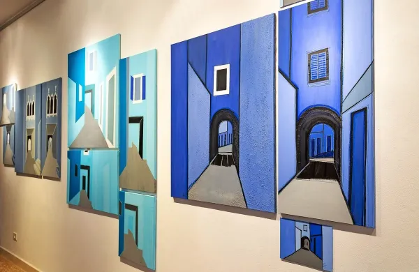 Razstava Piran - Pirano je nastala v sodelovanju Obalnih galerij in piranske Italijanske skupnosti. 