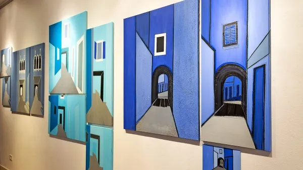 Razstava Piran - Pirano je nastala v sodelovanju Obalnih galerij in piranske Italijanske skupnosti. 