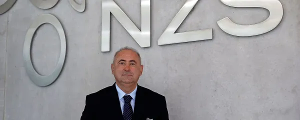Če imaš  ta privilegij, da delaš v športu, v katerem si že vse življenje in ga imaš rad, potem tudi zares ni nič težko, pravi 
Radenko MIjatović, predsednik  Nogometne zveze Slovenije.