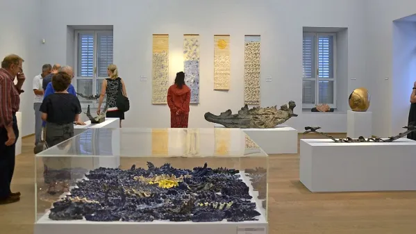 Razstava Morje ob morju bo v piranski  galeriji na ogled do 26. avgusta. 