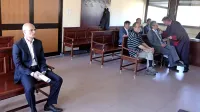 Na septembrskem nadaljevanju sojenja zaradi Cimosovih prebarvanih strojev ne bo Janeza Gradiška (na levi), ki je včeraj 
priznal krivdo po spremenjeni obtožbi specializiranega tožilstva. 