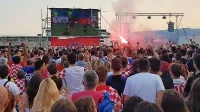 Hrvaške železnice z dodatnimi vagoni za slovenske navijače