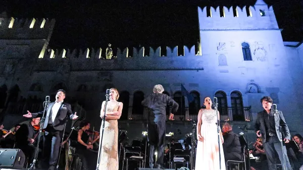 Lani je operni koncert Nessun dorma - v soju sveč na Titov trg 
privabil približno 600 domačih in tujih ljubiteljev opere. 