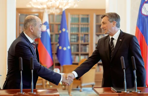 Vse kaže na to, da se bo moral Janez Janša Borutu Pahorju 
zahvaliti za ponudbo za sestavo vlade pod njegovim mandatarstvom.