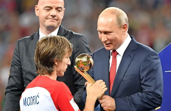 Hrvatom je za tolažbo ob srebrnih medaljah ostal naslov najboljšega igralca SP, ki so ga prisodili Luki Modriću.