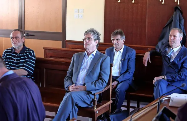 Septembra se bo sojenje nadaljevalo proti Francetu Krašovcu, 
Zorku Kendi, Vladimirju Bukviču in Dariu Šiku (z leve). 