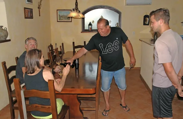 Pri kmetiji Mavrič na robu Šlovrenca goste sprejemajo vse dni v 
tednu.  