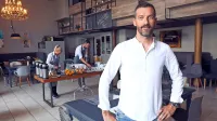 Aleš Piščanc, restavracija Capra: “Stalno imamo aktivne zaposlitvene oglase na zavodu za zaposlovanje. Če je kdo zares 
dober, ga takoj zaposlim.”