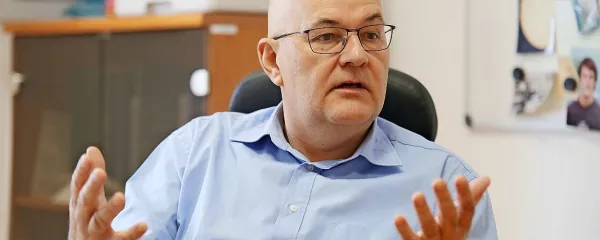   Njegova največja sreča, pravi Gvido Bratina, je, da je obkrožen s 
sposobnimi in ambicioznimi mladimi znanstveniki. 