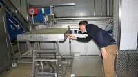 Del premičnin v Mipovem obratu v Kromberku je bil pred časom 
naprodaj na spletni dražbi.
