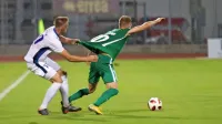 Gorica (v belih dresih) je na domačem stadionu že v prvem krogu 
prizemljila državne prvake.