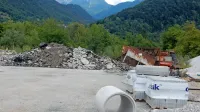 Predelava gradbenih odpadkov morda niti ne bi bila moteča, bolj 
skrbi to, da bi Kolektor CPG kar na veliko širil dejavnost ob Soči. 
