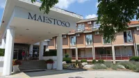  Nekdanji zaposleni v podjetju Lipica turizem se bodo lahko 
septembra veselili odpravnin, nadomestila za neizkoriščen letni 
dopust in plač, ki jim jih je bilo podjetje dolžno. 