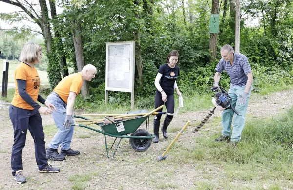Pred časom so gozd Panovec urejali brigadirji, kmalu naj bi tam 
zabrneli občinski stroji. 