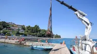 Ob pomoči ladje Sirio so nekdanji mandrač Moleto očistili navlake 
in plovil. 