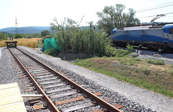  Arheološka izkopavanja na trasi drugega tira so predvidena pri 
Dekanih in pri Ospu. 