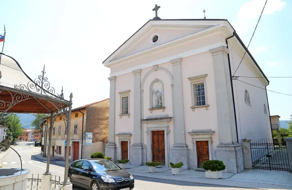 V noči na ponedeljek so neznanci vlomili v mirensko cerkev.